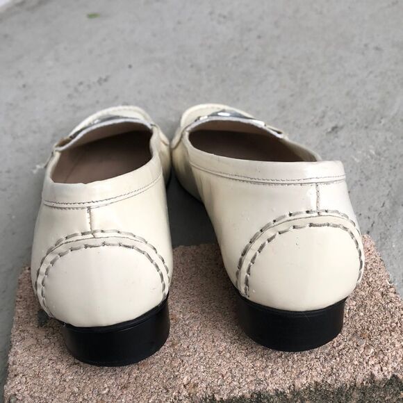 Stuart Weitzman patent leather loafers - Picture 5 of 8